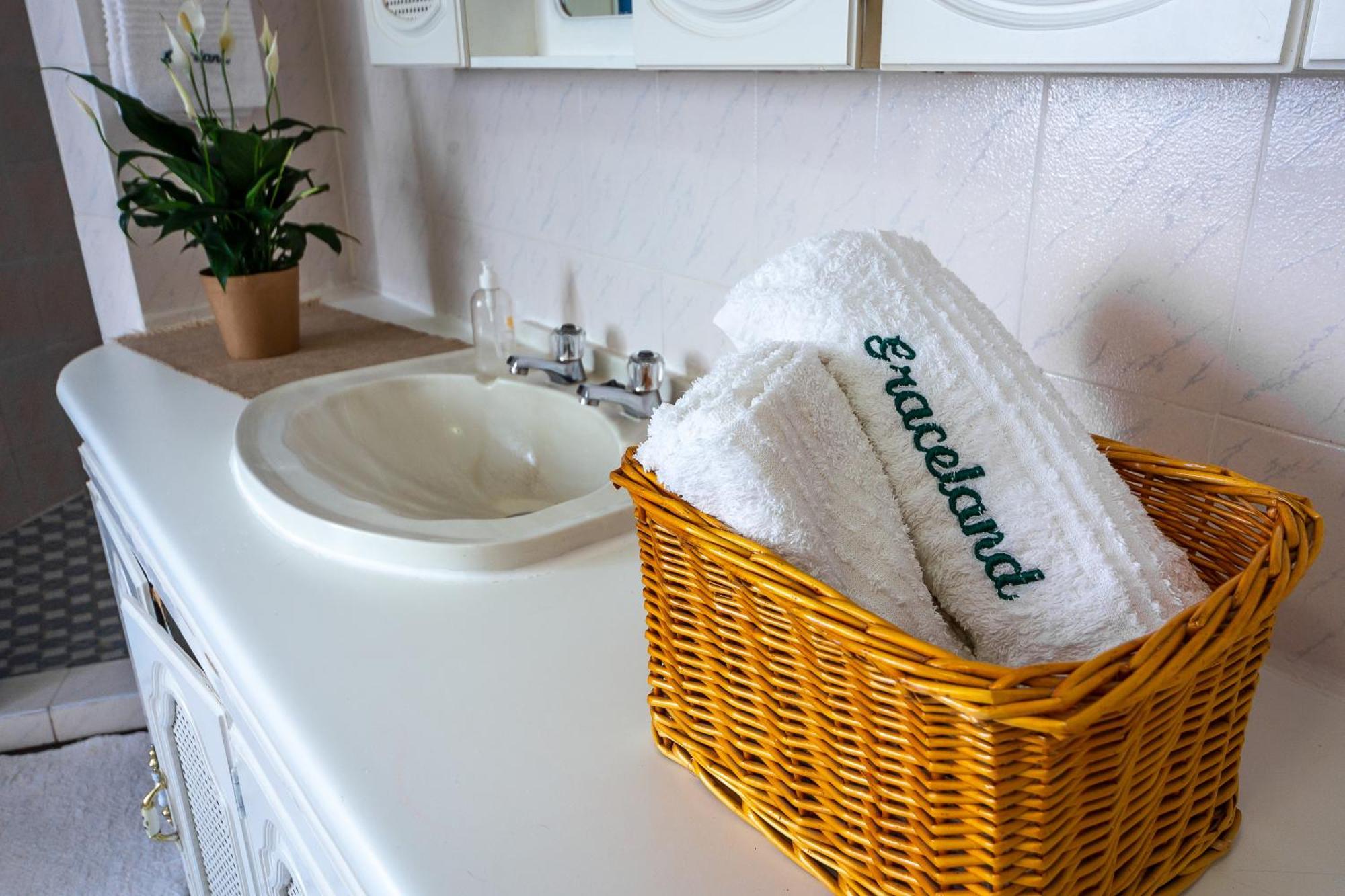 Graceland Self-Catering Cottages Вінтертон Екстер'єр фото