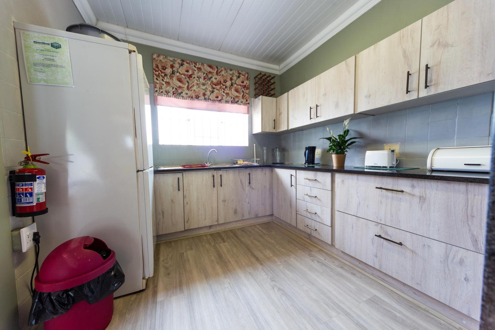 Graceland Self-Catering Cottages Вінтертон Екстер'єр фото