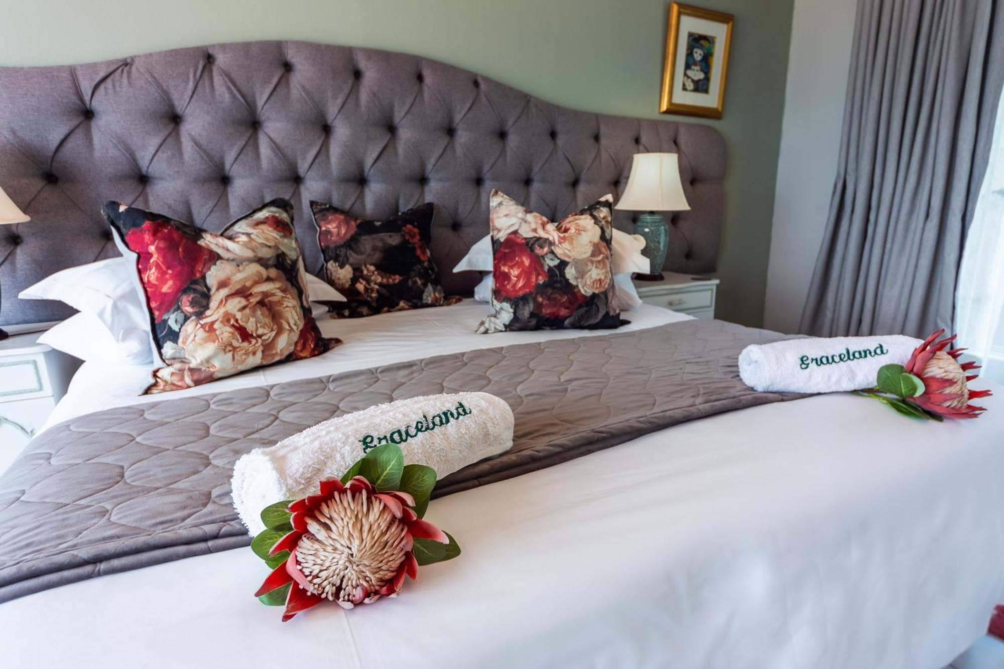 Graceland Self-Catering Cottages Вінтертон Екстер'єр фото