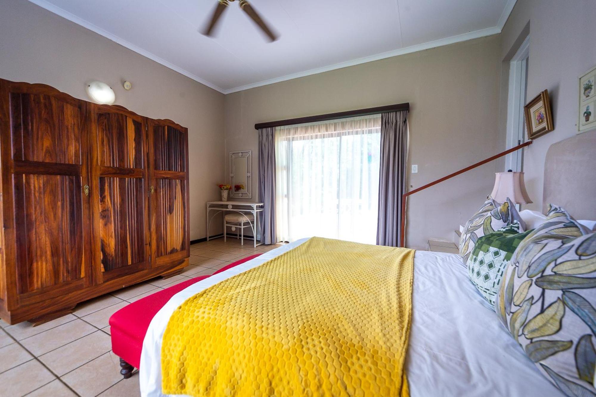 Graceland Self-Catering Cottages Вінтертон Екстер'єр фото