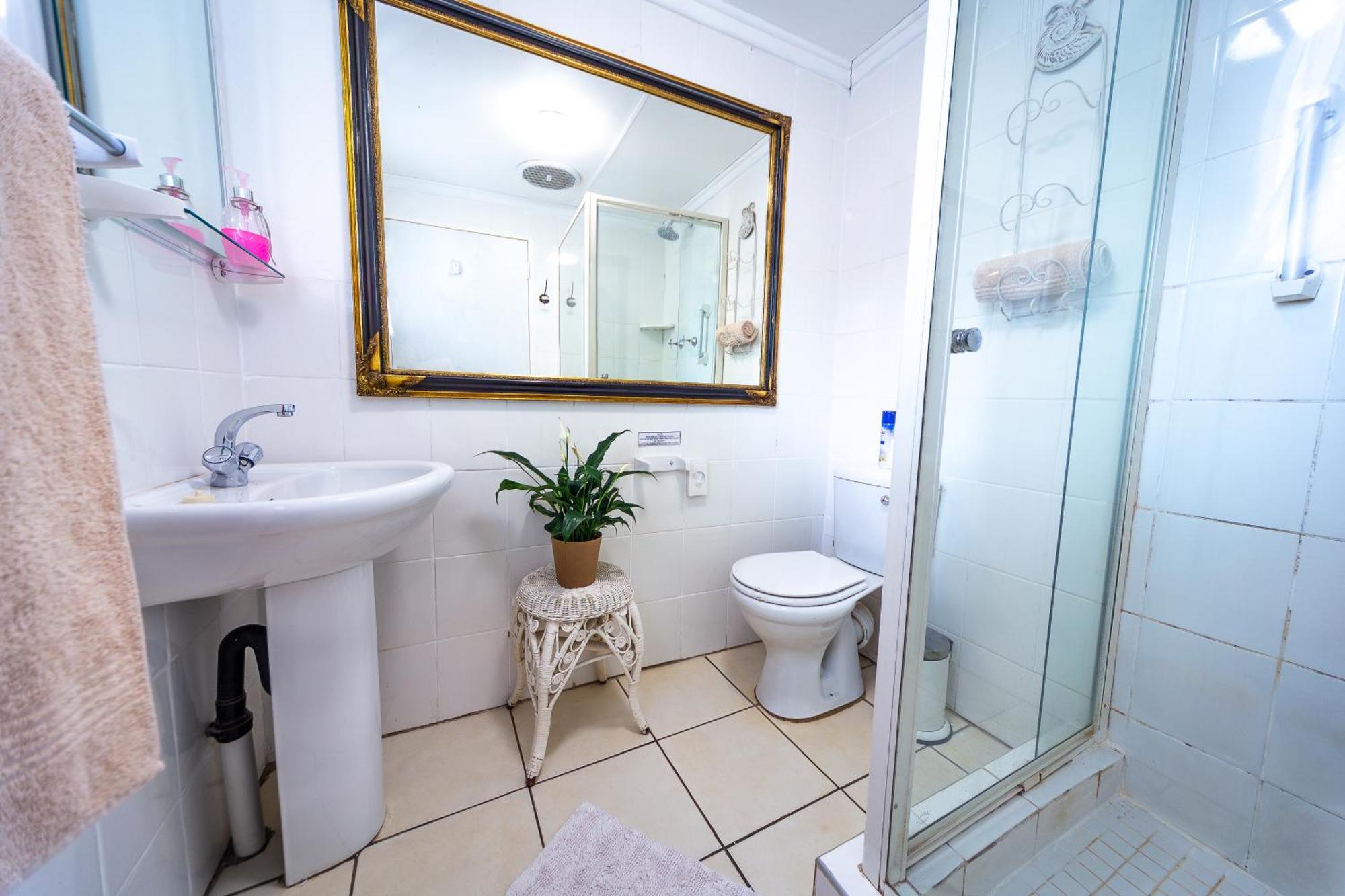 Graceland Self-Catering Cottages Вінтертон Екстер'єр фото